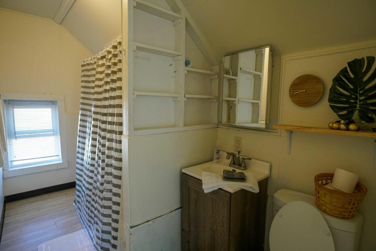 2 Bedroom Apartment Near Ndsu And Downtown Фарґо Екстер'єр фото